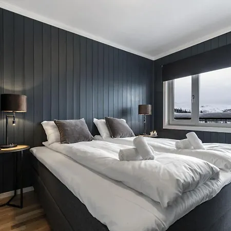 Apartment In-ski Out And True Mountain Charm