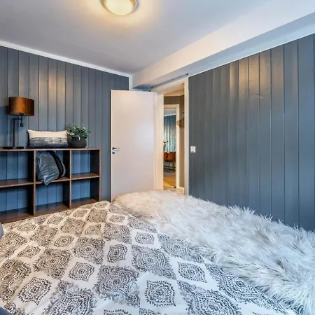 In-ski Out And True Mountain Charm *